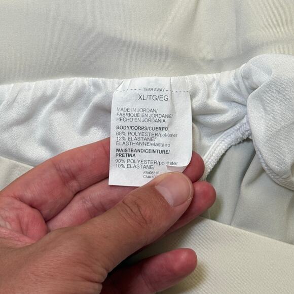 Under Armour UA Speedpocket 7" Shorts Size XL NWT 1383268-110 - Picture 4 of 7